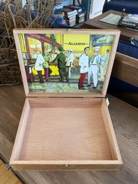 Aladino Vintage Tobacco Wood Cigar Box